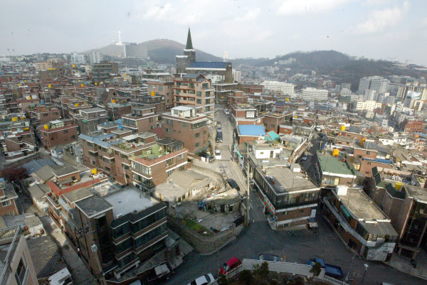 다가구·다세대 주택들이 몰려 있는 서울 용산구. /조선DB