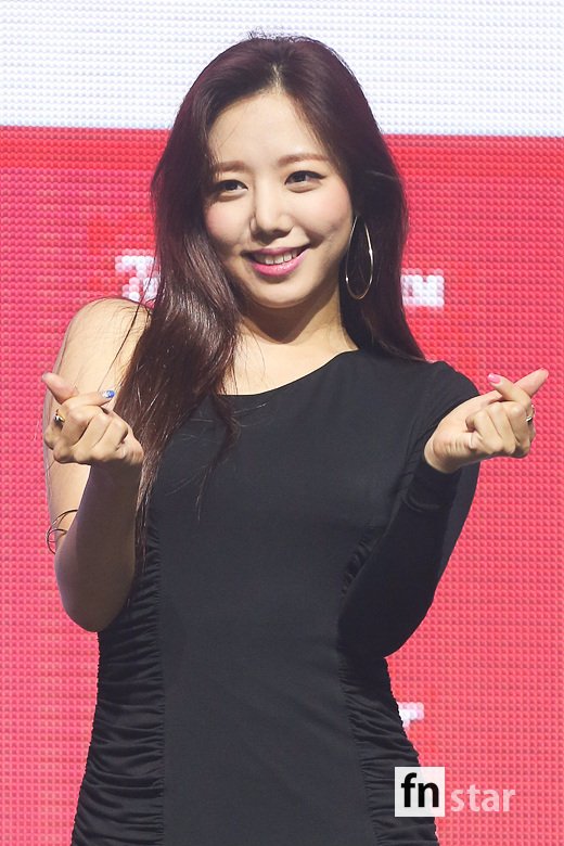<p>Group Apink participated in the Showcase, a mini 7 collection ONE & SIX released at the YES 24 Live Hall in Gwangjin Ward, Seoul on the afternoon of the 2nd.</p><p>※ Copyright holder ⓒ</p>