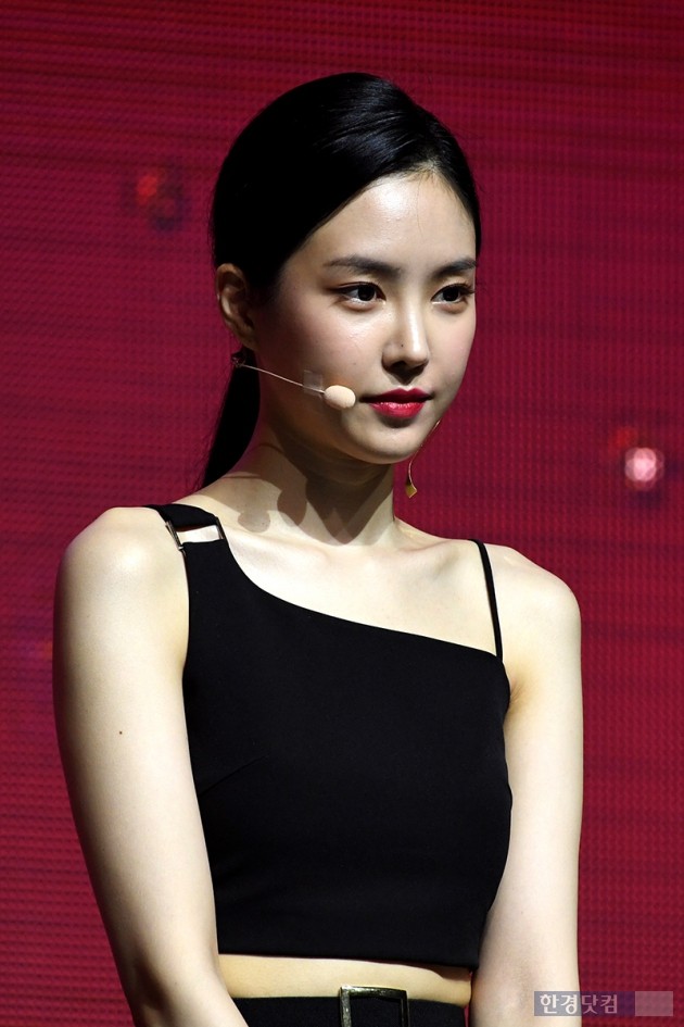 <p>The group took part in a showcase commemorating the release of Mini 7 One & Six (ONE & SIX) which was held at Seoul Gwangjang Dong Yes 24 Live Hall this Pink Son Na-eun afternoon, To have</p>