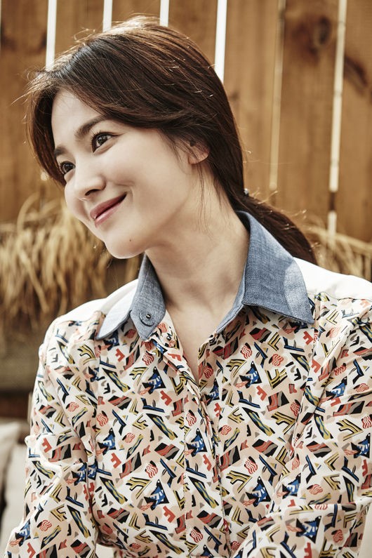 <p>Actors Song Hye - kyo and Park Bo - gum are in the midst of hot concern and are considering the next film. Boy friend, a small piece of discussion, both of whom are returning for the first time in two years and are cautious. For this reason, the formation is also undecided. Currently it is gathering huge expectations in the situation where the tvN Mizuki drama is placed and discussing the formation.</p><p>Song Hye - kyo and Park Bo - gum are now carefully considering the appearance of KBS Drama Special Boy friend. The bar that appeared once in May was still sticking to the position of in discussion. This is the same for the book and factory side of Boy friend production company. As there still remains a part that has to do with the cast and related discussions, it can not be said as definite.</p><p>With this, the organization is still undecided. It is necessary for an actor to decide, and it is a common position of the production company and the broadcasting station that the broadcasting time can be fixed. An official with tvN said on Thursday, We are discussing the formation of Boy friend but it is not final. If Song Hye - kyo and Park Bo - gum appearances are confirmed and the adjustment goes well, tvN Mizuki drama formation is a strong situation.</p><p>Once everything is pending. However, the interest for Boy friend is hotter than ever. Even though we did not start broadcasting, if we look only at topicality, we can be the best by far. It means that the expectations and interests of Song Hye-kyo and Park Bo-gum comeback so much are outstanding.</p><p>That should be that Song Hye - kyo is also absent from work activities after KBS s descendant of the sun, which married Son Jun Ki and embraced the first performance awards for life. I received a lot of love calls, but as usual I was cautious in choosing the job. For more than two years, Song Hye - kyo became a wife of Song Jun Ki, but he still has a keen interest as a Hallyu Goddess.</p><p>Park Bo - gum also did not perform acting during the past two years since KBS Gurumi Green Moonlight broadcasted in 2016. Park Bo-gum counting from the broadcasting staff in one ranking of casting has made further progress in academic activities, not work activities. And at the beginning of this year, while doing a university graduation Park Bo - gum tells the meaning that we will not meet in this year s work without fail. Whether the next work will be Boy friend seems to have to watch a little more, but it is the stakeholders position that it is very positive.</p><p>It is also positive that once the character of the character in KBS Drama Special wrote with Song Hye - kyo and Park Bo - gum in mind it is not too much anymore, too well matches. Boy friend is a KBS Drama Special that draws on the process of meeting a loving woman and an ordinary man without anything, and LOKO neither LOCO nor LOS ANGELES It will be a special romance to become KBS Drama Special.</p><p>Recent medical waters and investigators are increasing, and KBS Drama Special, whose inner face and sensibility are the main trends, has a deep resonance in front of the ambassadors of the production personnel. The most matching actor here should be Song Hye-kyo, Park Bo-gum immediately. If two people together acting respiration once, there is almost no response that there is no better synergistic effect.</p><p>It is expected that Baxinó PD will showcase Boy friend here, which showed the production force full of sensory sense with SBS Incarnation of Jealousy. Once it is confirmed that both the production team, the actor, and the formation time are confirmed, it can be a combination of big hit. Thats why hot concerns and expectations for Boy friend are expected to grow even further in the future. [Photo] DB, provided by UAA</p><p>DB, provided by UAA</p>