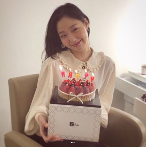 Actor Kim Go-eun has unveiled the scene of the 28-year-old Birthday Party.Kim Go-eun posted two photos on his Instagram account on July 4 with heart-shaped emoticons.Inside the photo was a picture of Kim Go-eun smiling with a candle-lit cake, which added a feminine charm to her beige blouse.Kim Go-euns bright smile catches the eye.The fans who responded to the photos responded such as Happy Birthday, I want to resemble Ko Un sister smile, My sister will continue to walk the flower road.delay stock