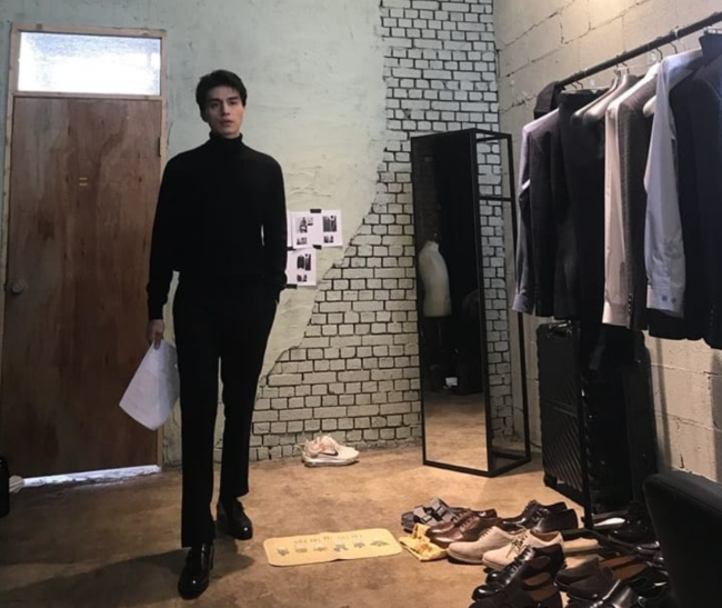 Actor Lee Dong-wook has been released on the latest shooting of AD.On the 3rd, Lee Dong-wooks official Instagram posted several photos along with the article Seeking Dong-wook Actor in the script while shooting AD.Lee Dong-wook in the public photo is wearing a black costume and boasts a superior luxury.Especially during the filming, the fact that he does not have the script in his hand gauges his passion for Acting.Lee Dong-wook will appear on JTBCs new monthly drama Life (playplayplay by Lee Soo-yeon, director Hong Jong-chan Lim Hyun-wook), which will be broadcast first on the 23rd.This work is a medical drama in which the beliefs of the person who wants to protect and the person who wants to change conflict in the various groups of the hospital, like the violent antigen antibody reaction in our body, Lee Dong-wook plays Ye Jin-woo, who emphasizes the doctors beliefs.Lee Dong-wook, Cho Seung-woo, Won Jin-a, Yoo Jae-myeong, Moon So-ri, Moon Sung-geun, Lee Kyu-hyung, Chun Ho-jin, Yum Hye-ran, Won-hae Kim, Tae In-ho, Um Hyo-sup.It will be broadcasted at 11 pm on the 23rd.Lee Dong-wook Official SNS.