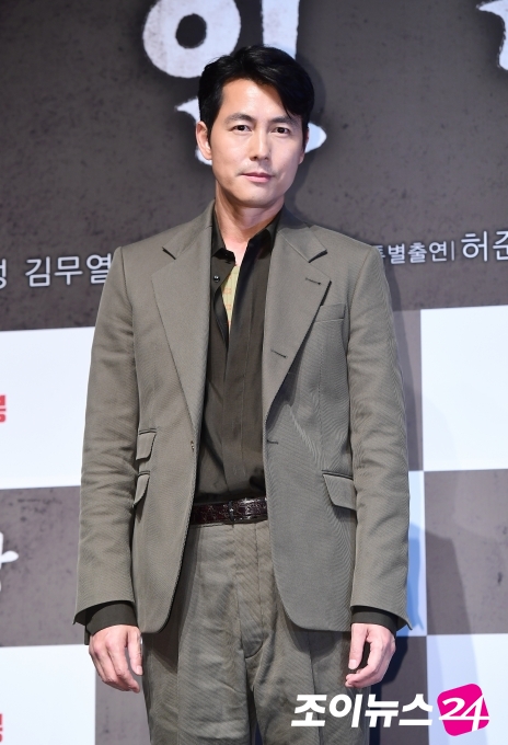 Actor and UNRefugee Organization Goodwill Ambassador Jung Woo-sung continued his Xiao Xin remarks on the Refugee issue.Jung Woo-sung said in a telephone interview with CBS Radio Kim Hyun Jungs News Show broadcast on the morning of May 5, Refugee is a story of a distant country for us.So we can fully understand the people who have antagonism to Refugee in South Korea. Our society has inequality and anxiety. Suddenly, I am approaching.I think it is a desire to be prioritized from our difficulties, he said.Some people in SNS leave a voice of concern, some people leave a very emotional primary ause, he said. I read all the comments twice and tried to see why they made this voice and their feelings.I can communicate with you if you look at the emotions hidden behind the voices that are opposed or criticized. However, he continued his remarks on Xiao Xin, emphasizing the implementation of the Refugee Convention.Jung Woo-sung said, South Korea has laws and systems, and you can review the Refugees in it.We have a promise between countries under the international community, he said. We must resolve distrust and concern in Korea while keeping our promise to the international community.He emphasized that solving the Refugee problem is an opportunity to move to mature South Korea.Jung Woo-sung is one of the 11 former World Goodwill Ambassadors to the UN Refugee Organization.After visiting Nepal in 2014 as an honorary ambassador, he visited Refugee Village several times. In May 2015, he was officially appointed as the 10th World Ambassador and the second Goodwill Ambassador in Asia.Since then, he has visited Refugee villages such as Lebanon, Iraq and Cox Bazar in Bangladesh and donates 50 million won every year.Leave a primary ause on SNS, try to see the opposite feelings.