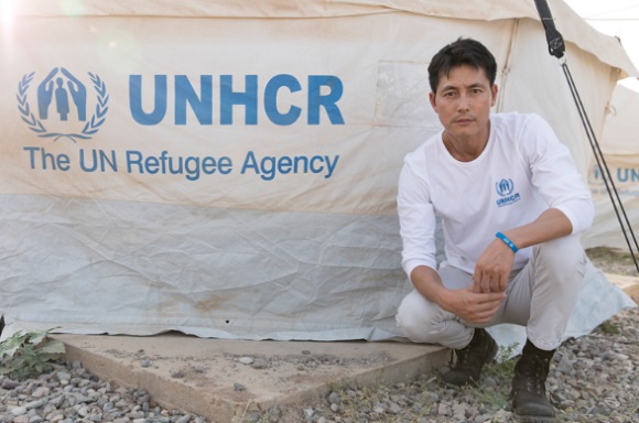 Actor Jung Woo-sung expressed his opinion on the Refugee issue.Jung Woo-sung, who appeared on CBS radio Kim Hyun-jungs News Show broadcast today (5th), said, I can fully understand the antipathy toward Refugees. Our society has inequality and anxiety.I think it is a desire to be prioritized from our difficulties. Jung Woo-sung, who received some criticisms for his Refugee remarks, said, Some people in SNS are worried, and some people leave a very emotional primary voice.I read all the Comments twice and tried to see why I made this voice and their feelings.I can communicate with you if you look at the emotions hidden behind the voices that are opposed or criticized. Jung Woo-sung, who talked about the importance of communication, also emphasized the implementation of the Refugee status agreement.Jung Woo-sung said, The Republic of Korea has laws and systems, and it is necessary to examine Refugees in it.There is a promise between countries under the international community, he said. We must resolve distrust and concern in Korea while keeping our promise to the international community.Jung Woo-sung is a goodwill ambassador for the UN Refugee organization. In 2014, he visited Nepal as an honorary ambassador and visited a Refugee camp.Since then, I have met Refugees in Lebanon, Iraq and Bangladesh and donate 50 million won every year.