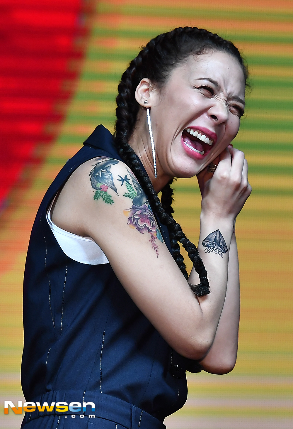 The concert commemorating the release of the Yoon Mi-rae solo album was held at Yes24 Live Hall in Gwangjang-dong, Gwangjin-gu, Seoul on July 5On this day, Yoon Mi-rae is fixing Earring among Concert.Meanwhile, Yoon Mi-rae will show the first stage of Yu and Mi on KBS 2 Music Bank on the 6th.It is only nine years since Yoon Mi-rae released a solo album and appeared in the Music ranking program in 2009.expressiveness