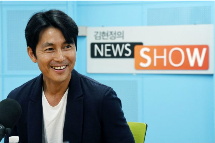 <p>■ Broadcasting: CBS Radio <News Show of Kim Hyung Jong> FM 98 1 (07: 30-09: 00) ■ Progress: Kim Hyun Jung Anchor ■ Dialogue: Actor Jung Woo-sung (UNRefugee Organization Goodwill Ambassador)</p><p>◆ Jung Woo - sung> Hello. Im glad. It is Jung Woo-sung.</p><p>◇ Kim Hyun Jung> Since I met the star, I have some atrophy. (Lol)</p><p>◆ Jung Woo - sung> There is not. (Lol)</p><p>◆ Jung Woo - sung> There is also a movie to be released soon. Some movies are going into shooting.</p><p>◇ Kim Hyun Jung> There is a movie that goes into shooting and it is in the midst of a hurry to come Do you want to come over the phone, Did you come here?</p><p>◆ Jung Woo - sung> It seems to be a problem that I have to face to face and share my story carefully and I was told that it would be good for me in my studio.</p><p>◇ Kim Hyun Jung> It got better. First of all, the greetings of the people of our news program listeners.</p><p>◆ Jung Woo - sung> Yes, Hello. Nice to meet you, Kim Hyun Jungs news show listener. Jung Woo - sung is called.</p><p>◇ Kim Hyun Jung> Thank you. In fact, who came to do movie promotion came to talk about Refugee problem? I do not know if there are such listeners. However, Goodwill Ambassador of UNRefugee Organization?</p><p>◆ Jung Woo - sung> Yes, it is.</p><p>◇ Kim Hyung-jung> Its been quite a long time since I worked, did not he?</p><p>◆ Jung Woo - sung> It is not quite long. It has been four years now.</p><p>◇ Kim Hyun Jung> Its four years.</p><p>◆ Jung Woo - sung> It is the road that enters the 5th year.</p><p>◇ Kim Hyun Jung> Mr. Jung Woo-sung. In fact, it would have debuted in FY 1994, forbidden?</p><p>◆ Jung Woo - sung> That s right.</p><p>◇ Kim Hyun Jung> As a fan watching over since that time.</p><p>◆ Jung Woo - sung> Is that so? Thank you very much.</p><p>◇ Kim Hyun Jung> I have never seen an actor who runs like this for a long time but has no malicious writing once. Always a concept actor, a national actor. Where there was no actor who received only the garden tribute, but honest.</p><p>Jung Woo - sung> I do not know. But what about praise? . . It looks like it was. Many people have said that due to some Refugee problems this time, Why are you so, yes, (laugh)</p><p>◇ Kim Hyun Jung> That story I tried right now. Since Jung Woo-sung was such a person, I can not support it this time, why spoken another world ? Such malicious writing started running. . . Are you okay</p><p>◆ Jung Woo - sung> Since it is a story that must be obvious, it has to be done. It seems that this is not a matter of opposing, approving of accepting Refugee. How difficult you understand Refugee, its difficulty facing Refugee. And, in fact, Refugee is a story of a distant country. And it is actually hard for people in general to distinguish between Refugee and settlers.</p><p>◇ Kim Hyun Jung> Yes, thats right.</p><p>◆ Jung Woo - sung> Therefore, now, there is only a thorough understanding of the position of those who speak their antipathy against Refugee in the Republic of Korea. Because our society is inequality, I am worried because of my employment difficulties, and I also have children and it is hard to nurture children. It was such a society. However, now suddenly Refugee is getting closer. I will try it. No, I understand that Refugee is difficult, but from our difficulties, must we first solve it? Such a heart necessarily comes from. I think that I will say that it is not like this, that I will accept safety, I will say to you there is a wind like We should give priority to some.</p><p>◇ Kim Hyun Jung> Do you fully understand its position?</p><p>◆ Jung Woo - sung> I think it is natural.</p><p>◇ Kim Hyun Jung> But when there is a part that I know a little, there is an obligation to know the part that I do not know sufficiently, so in that sense, Jung Woo-sung got out so far, Gogoyo. The fact that I also gathered some questions for Jung Woo - sung is many commercial objections. I have gathered and watched them. First of all, what is Jung Woo-sungs position on Refugee coming into our society?</p><p>◇ Kim Hyun Jung> I made a promise for now, we are outside.</p><p>◆ Jung Woo - sung> It is not a problem that we can only talk about getting received in our position. For this reason, we listen to such concerns of domestic concern, keeping promises with the international community, we will make such efforts to minimize such concerns and dispel them to the same time now There seems to be only this problem.</p><p>◇ Kim Hyun Jung> So, there are promises with the international community and with us, according to the rules, according to that law we decided, Refugee will be accepted if that person is Refugee We are going to be brought back. It is the position to do like this.</p><p>◆ Jung Woo - sung> That s right.</p><p>◇ Kim Hyun Jung> By the way, I will talk about those who have fear of receiving Refugee. There are quite a lot of incoming fake refugees so that they go through brokers to work illegitimately. Do you know if the Refugee application is Refugees real fake Refugee ?</p><p>◆ Jung Woo - sung> In our society, unless we have legal knowledge, we must receive lawyer s help.</p><p>◇ Kim Hyun Jung> Batjo.</p><p>◆ Jung Woo - sung> By the way, those who try to apply Refugee to that country beyond the country will not know the system of the legal system. Therefore, if there is someone who knows it, there is no choice but to ask for help. By the way, the word broker is not present only in Korea. A broker also exists to go to a nearby station that does not cross the silk plane. However, in fact. That broker will be a problem. If this broker has a will to help between the legal system and the actual Refugee, that Refugee is a difficult experience. Of course, the minimum cost is spending.</p><p>◇ Kim Hyun Jung> By giving the commission.</p><p>◆ Jung Woo - sung> By the way, there are very bad brokers in broker. In addition, women are selling on trafficking and they are gymnast. The person of broker talk knows in what way it is spoken. You do not have Refugee that child, give money and write a broker to get Refugees qualification?</p><p>◇ Kim Hyun Jung> It is not a person who makes something like a fake document, is it a broker ?</p><p>◆ Jung Woo - sung> By the way, fake documents can not exist. Because it is exactly the same as the word ignored Korean law and institution.</p><p>◇ Kim Hyun Jung> Can you filter? Do you understand?</p><p>◆ Jung Woo - sung> It is very difficult to prove it because people live well in Yemen, so in fact. Therefore, the review process is long Gogoyo.</p><p>◇ Kim Hyun Jung> So so are you planning to wait a lot now?</p><p>◆ Jung Woo - sung> Although the viewpoint of accessing each is a bit different, The review process is long, please reduce it.</p><p>◇ Kim Hyun Jung> Decrease. Why it will stay long in Jeju Island, it is inconvenient, irresistible, anxiously dies. Its not like this.</p><p>◆ Jung Woo - sung> By the way, the review process is long and tough. Therefore, Refugee recognition rate is low as well.</p><p>◇ Kim Hyun-Jung> Since the review to reduce the review process may be so lazy.</p><p>◆ Jung Woo - sung> In fact I think that there was also a problem of human resources. Because there are 38 examiners nationwide. And there you will need an interpreter who can speak Arabic. It was a fact that it took a long time to try not to have an interpreter.</p><p>◇ Kim Hyun Jung> I see. Whether there is a broker when there are some words summarized, is not it? Is the word that intervened or not done is genuine or the criterion of covering counterfeit Nyarlu is impossible? However, If there is enough money to buy a broker, is not it Refugee? It seems like we can also talk like this.</p><p>◆ Jung Woo - sung> So Refugee would not be the one who lost all his wealth. People are threatened with life from the crisis of war. And if a person who lived normally to this day suddenly has to leave home due to saturation of bullets and bombs, there is a person who can be threatened with life.</p><p>◇ Kim Hyun Jung> There is also political Refugee, there is likely to be War Refugee.</p><p>◆ Jung Woo - sung> And in Refugee, there will be no other difference in my property, which I will also prepare in Refugee.</p><p>◇ Kim Hyun Jung> Then when we ask the words, we are thinking of Refugee. . . As the boat people riding as boat 30 people riding and clothes coming torn and finally life will come to draw only the poor Refugees appearance. Actually Refugee will have rich people too. I might get on an airplane.</p><p>◆ Jung Woo - sung> Over the mountain for days. You can move the mountain for a week, ten days. However, by the way, we can come here on board a road boat that can enter the island of Jeju Island in the Republic of Korea. Unfortunately those who were living in Malaysia. Malaysia is not a country to ratify Refugee status agreement.</p><p>◇ Kim Hyun Jung> I have to go.</p><p>◆ Jung Woo - sung> In the case of 3 months, there was a situation where it was forcibly expelled. There were people who had economic activities in Malaysia before Yemen wrapped up in the civil war. It is the same Muslim country. I try to do that There are circumstances of each of us, whether they passed through or stayed there, there are circumstances of such people. In order to do the Republic of Korea fake Refugee gathered in Malaysia to book the airplane turbidly, If you can live a wonderful life than going there illegally and look at them in this way. And since they endured all such expenditure (as they came to Jeju Island), their living expenses are mostly away from Jeju Island.</p><p>◇ Kim Hyun Jung> How long have you been from Yemen to here? It is the property we have to have it to come. It has arrived in multiple places while getting assisted by an airplane. There was no catch wealth. Did you apply for Refugee application at Jeju Island and waiting for judgment?</p><p>◆ Jung Woo - sung> I went to the Jeju Forum this time and talked about Refugee. However, I just met them again just wanting to see me from Jeju Island.</p><p>◆ Jung Woo - sung> I will get a job to eat and live. And we also have to encourage them to find employment in order to reduce the taxes we make to the utmost in order to minimize the money they pay.</p><p>◇ Kim Hyun Jung> is a young man 90% of the people are not just pure Refugee we are generally known, only people who took a picture by employment has come in There is such a story comes out. In a word There is no real Refugee.</p><p>◆ Jung Woo - sung> If you start wrapping up in a civil war, the man will be subject to collection. And when the rebellion takes control of what kind of area it will try to rebel all forces in that area. After that, there were times when we made our family hostage. If you do not fight us, your family will also kill themselves. And also when rebel forces came out and government troops came in, did your rebellion work? It will be a very similar situation. 6. Norwegian Youth Organization at 25:00, the media coach, having police to sold how many people were slaughtered when seeking ideas and ideals. So it will be a bit like that.</p><p>◇ Kim Hyun Jung> Young men who have avoided that situation. Of course there are a lot of young men who become the target, has it increased among people who come naturally?</p><p>He was one programmer and also about the hardware of one computer, and one was a chef again.</p><p>◇ Kim Hyung-jung> Very, very, The terrorists in these people can have IS IS THIS ISSUE OF THIS CAPACITY AND THERE WILL NOT BE TO THERE ALL THAT  Will not it stay in society properly and perplexity in the periphery will not flood the way of crime? Look at France, Europe. Is not Europe suffering from such a problem now? Please do a lot of such speakers.</p><p>Jung Woo - sung> Are you a criminal? Well, you probably do not know, well. There will be criminals in our society as well.</p><p>◇ Kim Hyun Jung> Thats right.</p><p>◆ Jung Woo - sung> So because there is Refugee, the crime itself was also greatly exaggerated.</p><p>◇ Kim Hyun Jung> Prejudice?</p><p>◆ Jung Woo - sung> Although it is prejudiced, in fact it is very unfortunate that anyone can become a criminal, but it is our social problem. We only tried to separate the problem between Refugee and our society only for that part. So, that part is very painful. In 2007? When a Korean named Cho Seung-hi at the Virginia Polytechnic Institute gun shot, at that time in the American society there is a high probability that all Koreans can become guns and teachers, so be careful with Genes Koreas children Is it illeuture? I do not have it. That person would be a Korean-American living in the United States.</p><p>◇ Kim Hyun Jung> Even though it is a Korean-American, that person is an unusual mutation and that person has problems.</p><p>◇ Kim Hyun Jung> They can not adapt afterwards, but those who are not likely to get lost in the surrounding area, try not to get over the criminals, rather those who have passed Refugees judgment once more can be established So it is more important to prepare countermeasures.</p><p>◆ Jung Woo - sung> Yes.</p><p>◇ Kim Hyun Jung> So, what do you think about such an objection? Is not Jung Woo-sung a rich man, why is not it a fact-oriented neighbor all the time? Because living forever, since its actually minutes, do not worry about security problems, people who are not worried like this, especially the people. People who live in poor areas are people who must live with that Refugee in bumps and collaborations, There are a lot of such stories actually actually circulating, but what do you think about the various communities?</p><p>Jung Woo - sung> Thats right. Is Jung Woo-sung far away from reality? (Lol)</p><p>◇ Kim Hyun Jung> Jung Woo-sung bothered his head a bit and rubbed for a while. Bother us. What are you saying? Jung Woo-sung away from reality</p><p>Jung Woo - sung> Thats right. A little story that I do not know poverty. . . do not know. There will be times when you have forgotten poverty. As I was my first child, I was really living my life in Sandongnet retreat village.</p><p>◇ Kim Hyun Jung> Removed village?</p><p>◆ Jung Woo - sung> Yes. However, as it is passing, it is interesting to emphasize that and to tell that everyone knows your life well. This Refugee problem is a problem that individuals and one country can not assume responsibility and is a matter that must be responsible like the whole world so we talk about social concern You are responsible for I do not mean to take it off. As a member of the international community, the country that I did and the Republic of Korea, a beggar offering words that we must empathize the problem as if we sympathize together, the quality and richness of your life I do not tell you robbers.</p><p>◇ Kim Hyun Jung> So thats it. It is multilingual communication. In the end, they can not adapt in society Lost as criminals Poor areas, so that neighbors next to me will not be done. To avoid this, the government prefers to embrace them and prepare countermeasures. This word is not it?</p><p>◆ Jung Woo - sung> I will continue to mention that because there is already a legal system. And to minimize the cost of spending on those in the country, their employment issue is important.</p><p>◇ Kim Hyun Jung> Thats OK, everyone. Jung Woo - sung is not the minister I wonder what alternatives, which countermeasures will be needed, with permission to Refugee, I will not be able to persuade so long as to live like us. Playa I But by someone who is a bit more troubling than me, what kind of options are needed?</p><p>◆ Jung Woo - sung> I do not think anything now, I think it is necessary for each other to have a little objectivity of my point of view seeing this problem. When it is done enough, there seems to be a solution for how our society will accept Refugee in the future and how to accept it. Is fun news interesting? And fake Refugee. The word fake is now emerging.</p><p>◇ Kim Hyung-jong> The topic.</p><p>◆ Jung Woo - sung> Because he is the information gained in the community in which he continued to share information with trust.</p><p>◇ Kim Hyun Jung> Because I believe it is given by a person I believe.</p><p>◆ Jung Woo - sung> Therefore, the reliability of that information is high, it is only a psychological state which is very difficult to deny that it is fake. So, fake news, fake news More and more fake, do not make fake milk, it seems that you have to continuously give reasonable, suitable such information on the news which is unreliable. And as false Refugee comes up with remarks again, there is no false Refugee from human rights groups, there is no fake Refugee, why can not understand. I have not only talked over and over like this in this way.</p><p>◆ Jung Woo - sung> fake Refugee is why there is no other reason, I think that it is necessary to continuously notify the Refugee examination system and such such goose a little more continuously.</p><p>◇ Kim Hyun Jung> So now lets take a step forward when our society has accurate information, not a bet if it is a point-like correct answer. Ears over each other will not listen to the other party. Will not it be done at the last weekend vote or not? Lets worry about not having such a situation opposed to each other and trying to find out what kind of thing is the most reasonable way by listening to abundant information in some empty bosom. Today, lets see that time.</p><p>◆ Jung Woo - sung> And now, in Korea and the Republic of Korea Refugee is not about Refugee problem, it seems to be our story. Our society was always inequality. It was irrational. And it was a society where scars were not healed. Because of such social problems, it seems that the problem has become big with this reason because of the sudden Refugee from the outside This kind of conflict that our society has. It would be a nice opportunity to solve such things well as a country that can protect Refugee in the international community as a more mature South Korea than a few opportunities. And in the society we can take care of the alienated hierarchy In an atmosphere where we can go to a mature society, I feel that there will be no creation due to this opportunity.</p><p>◇ Kim Hyun Jung> It may rather be a catalyst for our society to really jump one step towards maturity. It may be a good opportunity, it may be an opportunity to debate. What kind of position would you pay for Chongwaeong, about this part? It is the situation that I am actually seeing now. What do you think?</p><p>◆ Jung Woo - sung> You will see only</p><p>◇ Kim Hyun Jung> be understood.</p><p>Jung Woo - sung> I do not understand. I do not understand.</p><p>◇ Kim Hyun Jung> be understood. Which problem is deep?</p><p>◆ Jung Woo - sung> Because, when it shows antipathy against Refugee inside, there are people as well. Because it is a citizen, in the position of the government.</p><p>◇ Kim Hyun Jung> I have to listen to this story and listen to the other story.</p><p>◆ Jung Woo - sung> By the way I want to penetrate this problem wisely by Refugee several wisely.</p><p>◇ Kim Hyun Jung> Jung Woo-sung Everyone is seeing you. Goodwill ambassador of UNRefugee mechanism. Its okay half of Singapore. I am not worried. Because actors, singers, those who like this, in fact, something with a sharp conflict in society, please avoid question even if asking questions. In this way, I watched it for the first time in the studio.</p><p>◆ Jung Woo - sung> Facts My personal institution, anyone via SNS, worried voice, only a few people are very emotional primary colors. I left something like this. In fact Do not comment Why do these people speak like this this time as you read this twice everything you send like this one? It seems that it is the first time that I try to see the emotions of those people in that case.</p><p>◇ Kim Hyun Jung> No, avoid it if you actually run malicious writing. Those who do not bother to take a trouble read twice, please read three times.</p><p>◆ Jung Woo - sung> About this issue, right?</p><p>◇ Kim Hyun Jung> Why?</p><p>◆ Jung Woo - sung> You can communicate to obviously oppose and criticize your voice as you have to take the hidden emotions on the backside.</p><p>◇ Kim Hyun Jung> Understanding.</p><p>◆ Jung Woo - sung> Yes.</p><p>◇ Kim Hyun Jung> and. I really feel that it is really wonderful Jung Woo - sung. What kind of emotion are you feeling while reading the accusations that fall down on me twice or three times? I have not done anything wrong so far? He will study and studying what kind of emotions Ugylle will try to understand this way and will communicate. From now on, will it be possible to stance the situation in the event of social problems, political problems, such huge traffic jumping outbreaks, all the time?</p><p>◆ Jung Woo - sung> It looks like. Our generation seems to be the most important age band. In order to make Korea which will be for the next generation, it seems to be important how our generation acts and how we behave. I am somewhat sad but please tell me like Do not have love for our children? My mother.</p><p>◇ Kim Hyung-jong> Parents? Because we do not marry Jung Woo-sung I can not understand because there is no child So my mother raising a child knows how uneasy, Refugee comes in? Such a story.</p><p>◆ Jung Woo - sung> I can say so, I love that real Korea too, to love our children enough, to understand enough. Perhaps their parents and yes it seems, better from there to speak for the future of the Republic of Korea like this. There are now 68.5 million Refugee numbers aggregated, but it is not anyone who lived each other life who has 68.5 million individual history, normal. We also do not experience such difficulties. Ultimately speaking Refugee and trying to help Refugee, Hanungo talks about Refugee that conflicts and wars that are not such a story must go away. Therefore, the interest in Refugee is not just a simple warmth such as trying to help difficult people, but I think that it is a manifestation of intention that how to make this dispute can be called Ojejago I will.</p><p>◇ Kim Hyun Jung> While talking to Jung Woo-sung, in the end, although some jeans, actually UNRefugee mechanism what ambassador, goodwill ambassador, public relations can buy, well know about that part There are also many people not. Looking at Jung Woo - sung, he has too much knowledge. From the beginning The core business is not visible here? Is there no such idea? (Lol)</p><p>Jung Woo - sung> (laugh) I am happiest to talk about movies because my main business is an actor.</p><p>◇ Kim Hyun Jung> I am happy. Thats right. Today we met each other in Refugee interview, but now we need to meet Jung Woo - sung at the screen. <Wolf> I will release it on July 25th. Let me go.</p><p>◆ Jung Woo - sung> Thank you.</p><p>◇ Kim Hyun Jung> I will see you at the CRT.</p><p>◆ Jung Woo - sung> Screen (haha)</p><p>◆ Jung Woo - sung> Listeners, interview I do not know how to ask. Not easy, the last greeting. It seems that there is no such time in the history of Korea. However, I think that it is not good for all of us that the social conflict within the Republic of Korea spreads widely due to the Refugee problem. For that reason, you are in contact with information. And I hope that it will be a society to discuss while discussing from both sides that match the height of each others eyes. Kim Hyun Jung s news show so today. It was fun to thank you even if you were with the listeners.</p><p>◇ Kim Hyun Jung> I also really important digit Yotogoyo. I greatly appreciate Jung Woo - sung who came out so busy so far. Represent a listener, let me greet you. Thank you very much.</p><p>◆ Jung Woo - sung> Thank you.</p><p>◇ Kim Hyun Jung> Film actor, UNRefugee organization Goodwill ambassador Jung Woo-sung.</p><p>(Shorthand = South Korea Smart Stamps Association)</p><p>UNRefugee organization goodwill ambassador. . Refugee directly meet these 68.5 million people worldwide, these false Refugee lost ordinary life? Filtered by strict judgment, male center? Concerned about the crime because the rebellion evaded escaped? Reasons to help adapt to Korean society There is no division within ours. . Liberation in conversation</p>