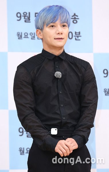[연예뉴스 HOT5] 이재진, '한조'로 개명..첫 개인전