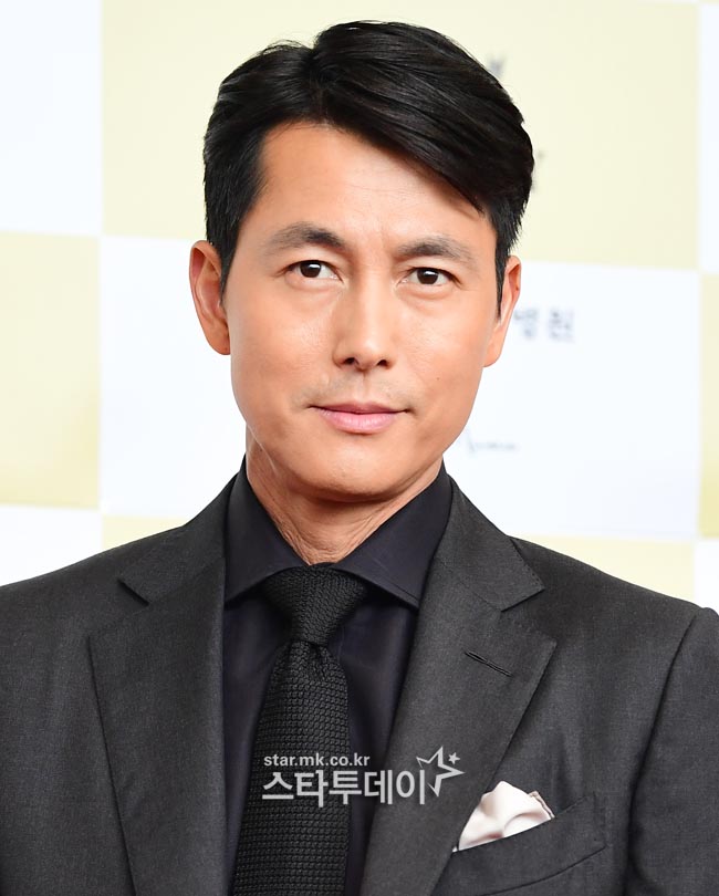 Actor Jung Woo-sung continued his Xiao Xin remarks on the Refugee issue.Jung Woo-sung appeared on CBS Kim Hyun-jungs News Show broadcast on the 5th.On this day, Jung Woo-sung said, Refugee is a story of a country far from us.So I understand the people who have antagonism toward Refugee in South Korea. Jung Woo-sung said in a negative view toward Refugee, Refugee has come to a difficult society.I know that its difficult for Refugee, but there are some ideas that we need to solve our difficulties, he said. We want to be a priority.But Jung Woo-sung said, South Korea has laws and systems. You can review the Refugees in it.There is also an international agreement on refugee, he said. It is not an issue for us.We must keep our promises and resolve the distrust and concerns of our society at the same time, he said.Jung Woo-sung, who is previously a goodwill ambassador for the UN Refugee Organization (UNHCR), has been at the center of the topic with comments related to Refugee on several occasions.He has also been criticized for his recent remarks about Yemens Refugee, which has been staying in Jeju.Jung Woo-sung is about to release Kim Ji-woons film Illang: The Wolf Brigade.