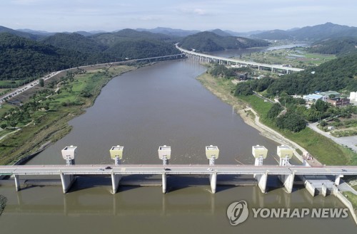 ìë¬¸ ì´ë¦° ê³µì£¼ë³´ (ê³µì£¼=ì°í©ë´ì¤) ì´ì§ì± ê¸°ì = 4ì¼ ì¶©ë¨ ê³µì£¼ì ê¸ê° ê³µì£¼ë³´ ëª¨ìµ. ì ë¶ë ì§ëí´ 6ì 1ì¼ 4ëê° ë³´ ìë¬¸ì ê°ë°©í´ ë¹ì¡°ê° ëì ëê² ì¤ì´ë¤ìë¤ë íê°ë¥¼ ë°ê³  ìë¤. ì´ë  ê°ì¬ìì 4ëê° ì¬ìì ëí ë¤ë²ì§¸ ê°ì¬ ê²°ê³¼ë¥¼ ê³µê°íë¤. 2018.7.4      cityboy@yna.co.kr