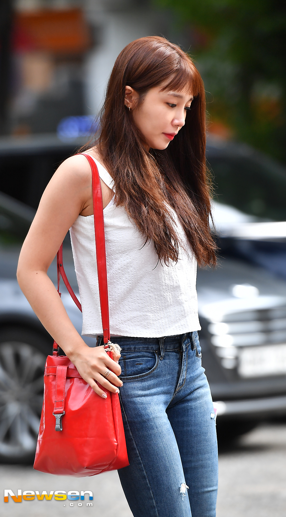 KBS 2TV Music Bank rehearsal was held at the public hall of KBS New Pavilion in Yeouido, Yeongdeungpo-gu, Seoul on July 6.Apink Jung Eun-ji attended the rehearsal on the dayexpressiveness