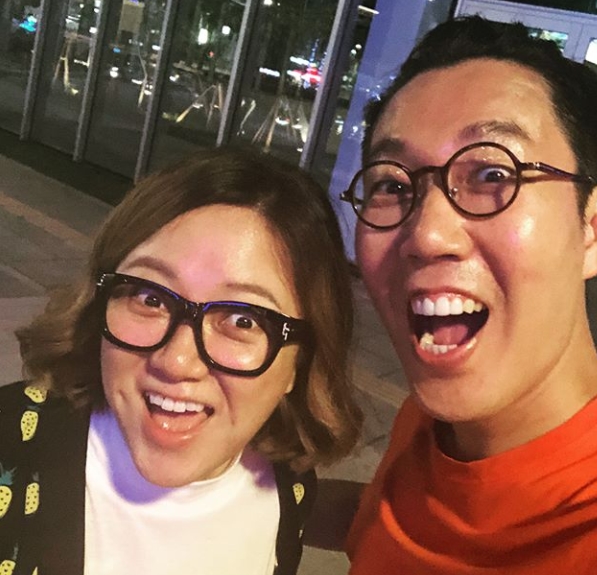 The comedian Kim Young-chul congratulated the comedian Kim Sooks birthday.Kim Young-chul told his instagram on July 5 that walking in front of the house! Like the same apartment! Other lake! Walking in the alley in front of the house in the meantime, telling me some places I found.Happy birthday! Tomorrow is Kim Sook birthday! If you take a picture with me, you will open your mouth without knowing it. In the photo, Kim Sook and Kim Young-chul are walking together.Kim Sooks look in horn-rimmed glasses resembles Kim Young-chul and pro-Brother and Sister, attracting Eye-catching.A glimpse of the friendship between the two in the bright smiles of Kim Sook and Kim Young-chul.The fans who saw the photos said, I like my two friends in the neighborhood! I envy them too much, I like your friendship., I feel like I feel bright energy when I see Young-cheol and Sook-in. delay stock