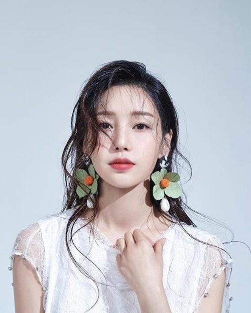 Actor Nam Gyu-ris innocent charm captures Eye-catchingNam Gyu-ri released several pictorials on Instagram on Sunday on his personal social networking service.The public picture shows the beauty of Nam Gyu-ri, who boasts a neat charm. He has a distinctive feature and gives a sense of beauty and refreshment at the same time.Meanwhile, Nam Gyu-ri played Jimin in the movie Déj Vu released in May.Photo  Nam Gyu-ri Instagram
