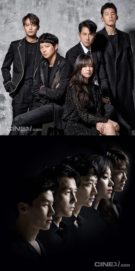 Illang: The Wolf Brigade starring stars complete Charisma-filled pictorialOn July 7, Han Hyo-joo released a picture with actors in the movie Illang: The Wolf Brigade on his instagram.In the public photos, Jung Woo-sung, Kang Dong Won, Kim Moo Yeol, Han Hyo-joo and Choi Minho show off their Charisma eyes with their expressionless faces.Han Hyo-joo revealed the charm of the atmosphere goddess with Hong Il point.In another photo, the actors profiles are taken, and the sharp nose and sidelines attract attention.Meanwhile, Illang: The Wolf Brigade (director Kim Ji-woon) is a Korean-style SF action film that depicts 2029 years of chaos, which has been in hell since the two Koreas declared a five-year plan to prepare for unification, with economic sanctions from powerful countries continuing and public life deteriorating.Opened July 25.Photo: Han Hyo-joo Instagram