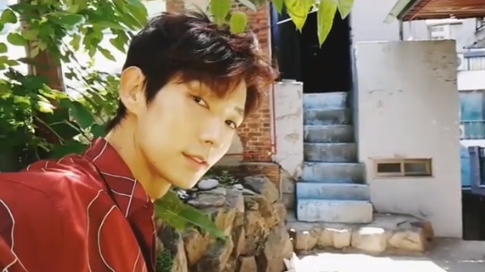 <p>Lee Joon-gi boasted sculpture Miio downstairs.</p><p>Actor Lee Joon-gi posted Self on 7th July, with his own instagram showing up-to-date.</p><p>The Self Movie released on this day was filled with a smiley Lee Joon-gi with a lot of sunshine floating. A sharp Lee Joon - gi s nose bridge like a Vail that holds his / her hand draws a gaze.</p><p>Meanwhile, Lee Joon-gi appeared in the tvN weekend drama Lawless Lawyer which ended on the 1st day</p>