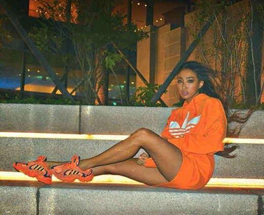 Model Moon GABEE has self-disposed his Top Model - Next Fashion Star day.Moon GABEE posted a picture on his instagram on the 9th with the phrase Im like a burning Shrimp. In the photo, he is wearing orange sweatshirts and orange sneakers.Moon GABEE appeared on MBC Everlon Video Star on May 15th and showed off his duties.