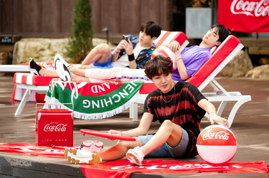 Global popular group BTS and popular actor Park Bo-gum were caught enjoying summer vacation together.They were captured at the scene of the summer campaign AD shooting of Coca-Cola - Coca-Cola, which has conveyed the excitement of everyday life to former World people for 130 years.BTS and Park Bo-gum were recently selected as models for the 2018 summer campaign of World-based beverage brand Coca-Cola - Coca-Cola, filming TVAD.They were seen enjoying a thrilling summer vacation by drinking cool ice Coca-Cola - Coca-Cola in an outdoor pool for a hot summer.BTS and Park Bo-gum in the photo released on the day showed off their own personality and charm with cool Coca-Cola - Coca-Cola and showed off their hot summer.As a vibe full of people, they emit exciting energy and refreshing beauty throughout the shooting, and despite the heat, they have been praised by the field staff as BTS Park Bo-gum!First, BTS members enjoyed a thrilling summer vacation, radiating a variety of charms with cool Coca-Cola - Coca-Cola.RM and Bü showed a full focus on the middle game of AD shooting, and they showed a lively appearance without tiredness even in the heat, throwing beach balls and playing in a cool pool with Jean.Sugar showed off a global idol down vibe while watching music with headphones, and Jay Hop showed a relaxed break with a beach ball.Ji Min chatted with the staff with a refreshing smile and monitored the shooting scene, while Jung Kook enjoyed a clear smile with the members on the tube.Park Bo-gum is the back door that showed a unique bogey smile that causes simkung throughout the shooting, and that the moment he drank cool Coca-Cola - Coca-Cola to blow off the heat, he showed off his refreshing beauty and became nicknamed Cheongyang Bogem.I expect that the meeting between Coca-Cola - Coca-Cola, who has been loved by World people for a long time, and BTS Park Bo-gum, which is loved both at home and abroad, will have a thrilling synergy effect this summer, said an official at Coca-Cola - Coca-Cola. I hope you will look forward to seeing BTS and Park Bo-gum enjoying it. hwang hye-jin