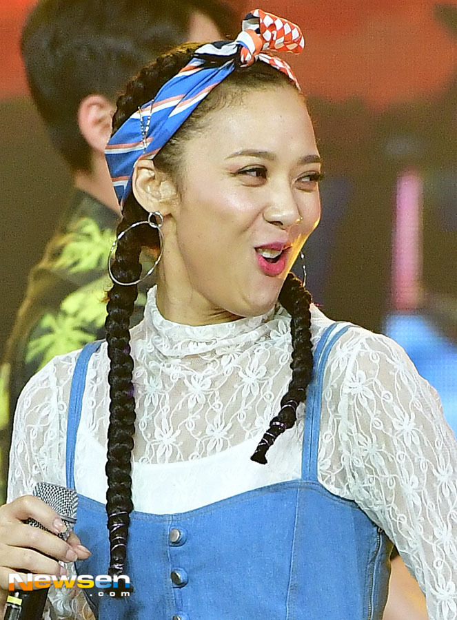 MBC Music Live Show Champion was held at MBC Dream Center in Janghang-dong, Ilsan-gu, Gyeonggi-do on the afternoon of July 11th.On this day, Yoon Mi-rae is showing off a wonderful stage.Jang Gyeong-ho