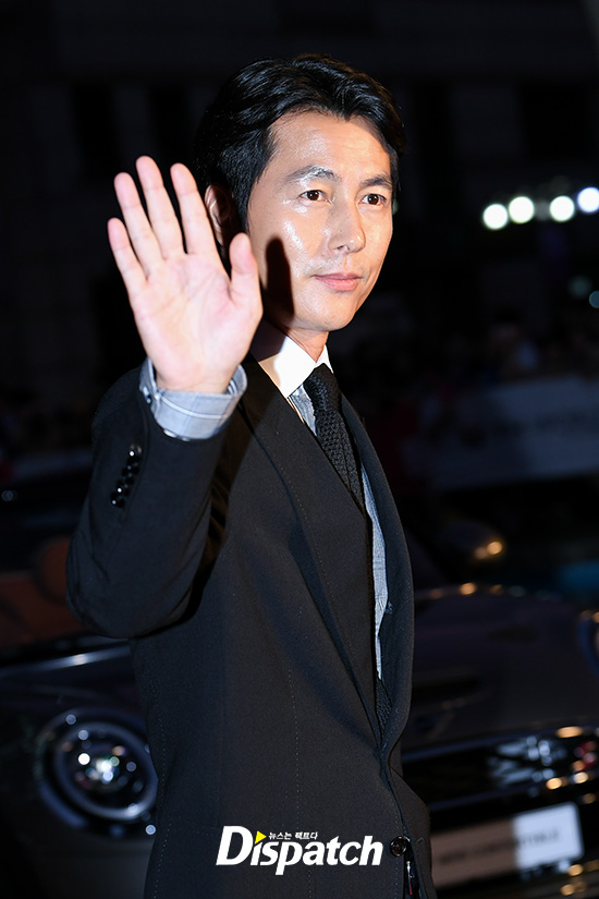 The red carpet for the 22nd Bucheon International Fantastic Duo Film Festival was held at the Lawn Square in Bucheon City, Middle East, Gyeonggi Province on the afternoon of the 12th.Jung Woo-sung bought a great cheer from the audience who visited the scene only with the appearance.Meanwhile, the 22nd edition of the Bucheon International Fantastic Duo Film Festival was hosted by actors Choi Min-ho and Lim Ji-yeon and will be held in the Bucheon city from December 12 to 22.The sculpture walks.Gentle Hands.The handsome.