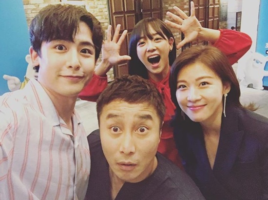 Group 2PM Nichkhun has released a photo with tvN Galileo: Awakening Space team.Nichkhun posted a photo with the cast of the new entertainment Galileo: Awakening Space on Wednesday, calling it MDRS 196 Crewe.The photo showed Nichkhun, comedian Kim Byung-man, actor Ha Ji-won, and group Gugudan Sejeong, all staring at the camera with a bright smile.Galileo: Awakening Space is a program that challenges the exploration of the Yellow Star human beings in the background of the Mars Exploration Research Station (MDRS).The unique format of studying human survival on Mars has attracted attention.Meanwhile, Galileo: Awakening Space will be broadcast at 4:40 pm on the 15th.Photo: Nichkhun Instagram