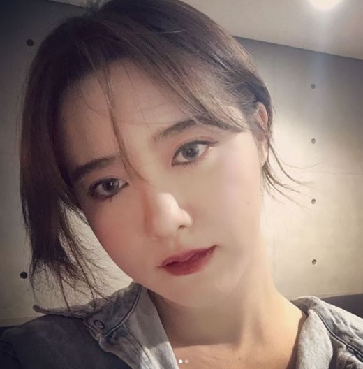 Actor Ku Hye-sun has revealed his 10kg fattening current status.Ku Hye-sun posted several photos on his Instagram on the 12th with an article entitled I eat a lot of rice; I live with 10 keys.In the photo, Ku Hye-sun with a dark Make-up is shown. Ku Hye-sun is watching Camera with a dull eye.Still beautiful beautiful looks, but Ku Hye-sun reveals 10kg isKu Hye-sun, who boasts beautiful looks even in the 10kg increase, is captivating.