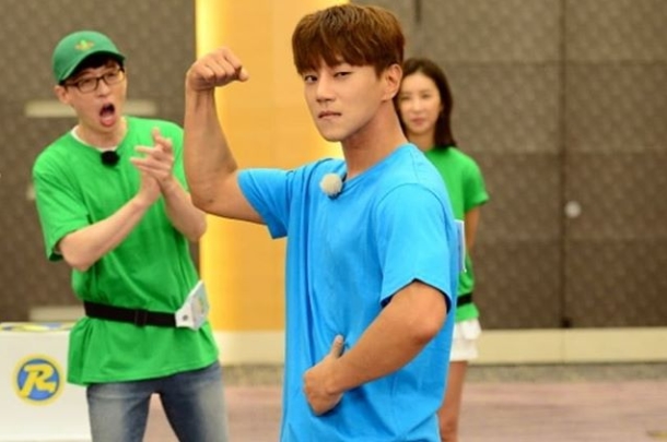 SBS Running Man shooting behind-the-scenes photos have been released.Running Man official Instagram page reads on July 16, Remembrance of the Potential Yesterday Running Man.jpg Silm Sword... Behindcut Reveal!And several photos were posted.In the photo, there were various images from group Black Pink member JiSoo, Jenny Kim to Han Eun-jung who appeared as a guest on Running Man - Hold My Heart broadcast on July 15th.The beautiful beauty of Jenny Kim and JiSoo catches the eye - a comic pose by Hwang Chi-yeul, who is flaunting her muscles, also draws attention.delay stock