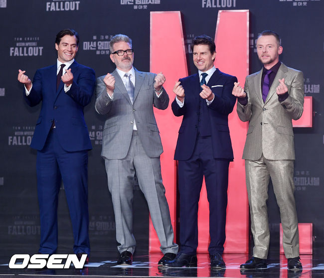 The red carpet event was held at Lotte World Tower in Songpa-gu, Seoul on the afternoon of the 16th.Directors Tom Cruise, Love, Simon Pegg, Henry Lau Carville and Christopher Walken Macquarie pose.