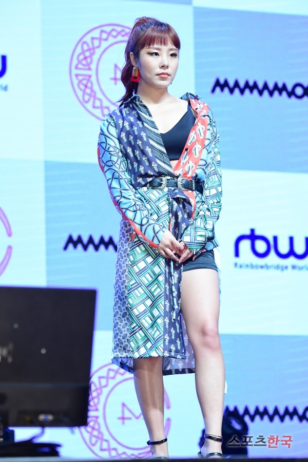 MAMAMOO Wheein attends the seventh Mini album Ambrose Redmoon showcase at Yes 24 Live Hall in Gwangjang-dong, Seoul, on the afternoon of the 16th.Ambrose Redmoon contains a total of six songs, including the title song You or the Year, The Rain and SELFISH.