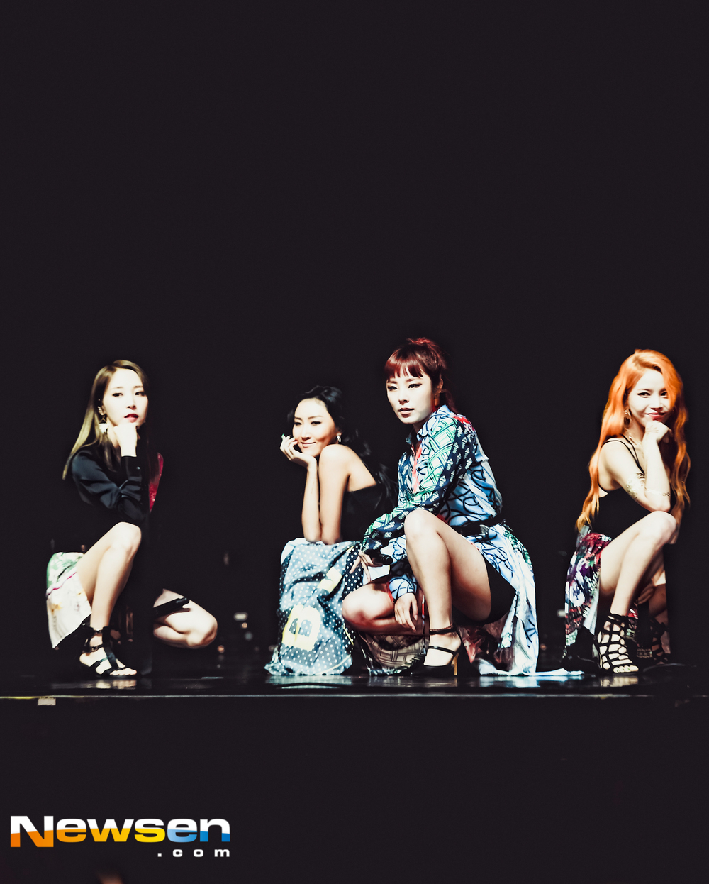 <p>MAMAMOO (Sola, Moonbyul, Fine, ornate) Mini Album Red Moon release commemorative comeback showcase was held in the 24th Live Hall of the Seoul Gwangjin District on July 16 afternoon.</p><p>MAMAMOOs new mini album Red Moon is the first song released by MAMAMOO in the genre of reggaeton genre You, you, Summer Nights Dream, Rainyu, Sky Sky (Kiyoshi),  Sleep sleeping as well , SELFISH and so on.</p><p>Unlike myself who thinks the other party first, the title song You do is an impressive lyrics that always casts a stone on a lover who first puts himself together, constantly thinking only about himself.</p>