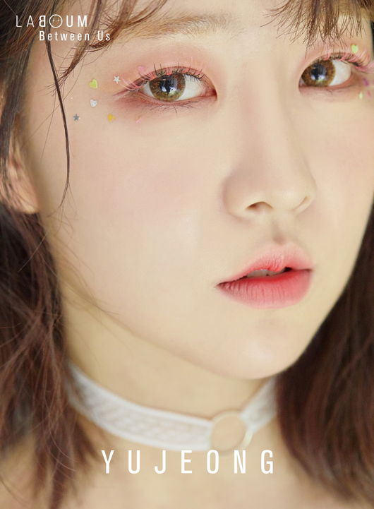 LABOUM (LABOUM) (Yu-Jeong, So-yeon, ZN, Haein, and Ahn Sol-bin) is releasing a series of Teaser images of their new albums, raising expectations for fans comebacks.LABOUM released its personal teaser image of Yu-Jeong, the last member of the personal teaser of its fifth single album, Wetween Us, through official release today (17th).Yu-Jeong, a member of the public photo, was full of fresh and cute images. He has a calm and lovely atmosphere 180 degrees different from the images he has shown through this personal teaser image, and LABOUM has been releasing the personal Teaser image of the members sequentially since November 11, raising the expectation of comeback in a year or more through the changed atmosphere ...The title song of LABOUMs fifth single album, Between Us, which is about to come back in full in about a year, is a self-titled song by member So-yeon, and has made a lot of effort to show a new look, not the existing LABOUM, and it raises many expectations and questions about what the new LABOUMs transform will look like.Meanwhile, LABOUMs fifth single album, Between Us, will be released on various music sites at 6 p.m. on the 27th, and LABOUM, which has been focusing on individual activities, will start active activities through a full comeback in a year.Global H-media.