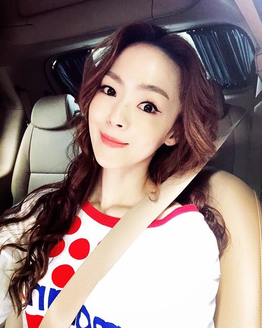 Band Jaurim Kim Yoon Ah has revealed the latest concerns about swelter.Jaurim posted a picture on his 17th day with an article on his instagram saying, On my way to work, everyone will not eat the heat and will pass this week safely.In the photo, Kim Yoon Ah staring at the camera is shown. It is as if the beauty of his doll is admiring those who see it.On the other hand, Jaurim recently released his 10th full-length album Jaurim.jaurim instagram