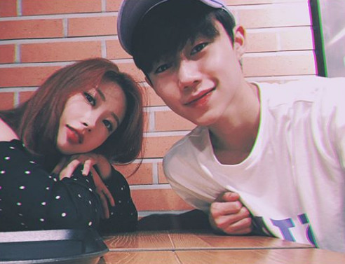 Actor Park Ji Bin, 23, and popular YouTuber RISABAE, 30, have revealed their unexpected friendship.RISABAE posted a photo on Instagram on Thursday with an article entitled Meet our Givini for a long time. Thank you always.The photo showed Park Ji Bin and RISABAE posing in what appears to be a cafe.When RISABAE released the photo, Park Ji Bin also posted a playful article on the SNS with a photo, saying, Twenty-four times I met for a long time.When RISABAE and Park Ji Bins unexpected friendship was revealed, the netizens said, What is this combination? Is it close to age difference?, Both are so cute, How do you know each other?Is RISABAE meeting when I worked at MBC? , What is it? What is this atmosphere? , Why is it so sweet to see the picture? Both are cute and so on.Meanwhile, Park Ji Bin, who expired in February last year, will return to the web drama Tofus personification, which will be released on Ole TV mobile and Naver TV at 6 pm on the 31st.RISABAE is a beauty creator on Kakao TV and YouTube, and has been loved by YouTubes personal channel subscribers to more than 1 million.