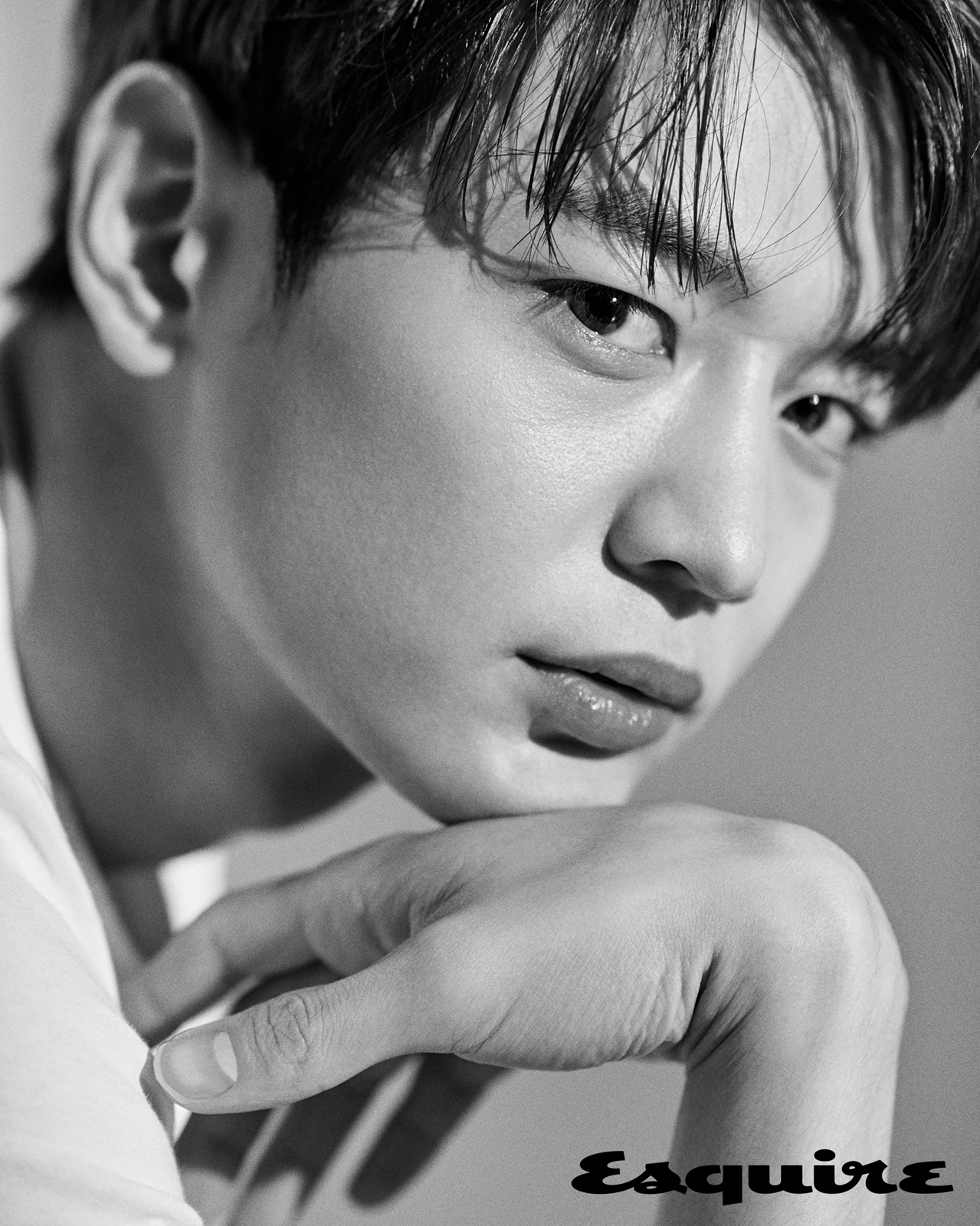 <p>With this sensational picture of the black and white tone, Choi Min-ho shows intense charm with only deeply eyes without big movements and no change in pose, diverging a selfish atmosphere I caught my eyes.</p><p>Especially Choi Min-ho will show incredible concentration ability when shooting starts even though it intends to be relaxed at the shooting site, show off a nice visual for each cut and draw out the elasticity of the staff I also did.</p><p>In an interview performed together with the shooting of images, Choi Min-ho said, It was really lucky to be able to shoot with Kim Jee-woon director, said Jin-Roh : The Wolf Brigade and the impression of the appearance and the work-behind talked about a variety of frank story, such as impression which came to the 10th anniversary of SHINee as well as Balhototum.</p><p>Choi Min-ho plays the role of Tsukgeides core crew member Kim Choljin at the coming movie Jin-Roh: The Wolf Brigade (director Kim Jee-woon) and presents a new appearance with a new appearance, I am planning to meet the audiences, expressing expectations.</p>