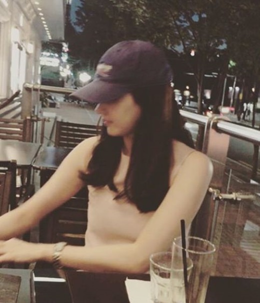 Actor Kim Sa-rang, who was discharged from the hospital after the crash, reported his recent situation in a long time.Kim Sa-rang posted a picture on his 18th day with the phrase cool on his instagram.Meanwhile, Kim Sa-rang, who was in Milan, Italy, suffered an accident in April when a furniture store crashed into a hole left unattended, and suffered a fractured leg, bruised all over his body and devoted himself to treatment.