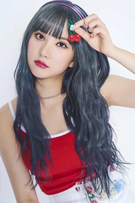 <p>Girl group GFriend (wish Yerin galaxy Yuju mystical thumb) proved a close informity with a close friend Girl group Lucky Twice (Naayon ordered thigh sanagihyumina multi-string, Chae Young Chu).</p><p>GFriend recently met with coverage at a cafe with Seoul holy water cave, and co-interviewed the release of a new mini-album Sunny Summer.</p><p>On this day GFriend asks what kind of conversation you normally have with Lucky Twice, member Yerin on behalf of Im a friend of the same age, so what do you really eat, Have you eaten rice?, When will we meet? I answered, I only talk about real eating like what I want to eat and laughed.</p><p>The galaxy told me that the teaser at (GFriend comeback) came and told me that the teaser was so refreshing, Lucky Twice the song that made a comeback was also very good, the dance was interesting.BET Hip Hop Award for Best Collabo, Duo or I wanted to dance on Gr stage and I did such a story. </p><p>Yuju Also with Lucky Twice When you do BET Hip Hop Award for Best Collabo, Duo or Gr and Special Stage in the case of the end of the year, try to stage together Tense , Lets do it well  I encourage each other and encourage each other to send warm days, he showed off a warm friendship.</p><p>GFriend will issue a new score Sunny Summer on 19th. The title song is the summer of the summer. Producer famous for GFriends cool but faint feeling song The biggest expectation of the public is the first time working with a side kick.</p><p>Vacation in which the plug sound of tropical vibe and fun brass harmonize, Sweety of the Kawaii futurebass genre that can feel the refreshing first love of girls as they are, Wind Windy expressing the emotions of the night sleepless nights and Sinspap Love In The Air that stands out from the intense main synthesizer sounds were posted.</p><p>Announcement at 6 p.m. on 19th.</p>