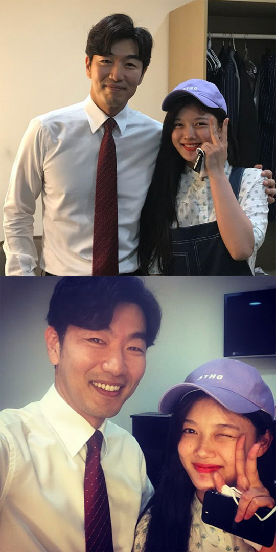 <p>On 20th Lee Jong-hyeok says Ogai that the daughter Kotonim of the year 2008 Powerful Opponents had appeared ... .... what was the baby who was supernatural 2 of the impeccable thing about seeing the performance. .... Thank you .. well Cotone with a sentence.</p><p>In the released pictures, Kim Yoo-jung, which depicts Lee Jong-hyeok and V pose, was added. Kim Yoo-jung boasts cute charm and Lee Jong-hyeoks fathers smile attracts eyes.</p><p>Lee Jong-hyeok and Kim Yoo-jung have breathed between the women at KBS 2 Powerful Opponents in 2008.</p><p>Meanwhile, Lee Jong-hyeok is appearing in the musical Broadway 42nd Street which will be playing until August 19th coming.</p>