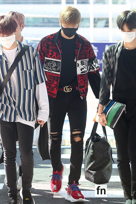 <p>Group Wanna One Departing Kuala Lumpur route via Incheon International Airport to attend World Tour concert to be held in Malaysia afternoon.</p><p>※ Copyright holder ⓒ</p>