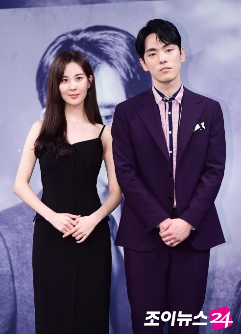 <p><></p><p>On the afternoon of the 20th, a production presentation of the MBC New Water Morning drama Time was held at MBC Building in Uoiwado-dong, Mapo-gu, Seoul. When actor Kim Jung-hyun who played the role of the main character of this day played the role, when he talked about the role of being expressionless and consistent throughout the event, the beginning of the event also gave rise to red doubt.</p><p>Kim Jung-hyun said, This is not Tenan doing the shooting and all the life is trying hard to live like Jeongseo, as soon as you are sleeping, even when you are moving Kim There is a lot of checks on selecting Jung-hyun and selecting it. </p><p>Then he seems to have lived with so many people (in the play), doing the best not to know how the result will come out, living completely with the energy itself, and I am leaning a bit more in my life thanks to the emotions that people give, I am trying to overcome this and I am striving to live without missing what I can do now.  I explained.</p><p>Also, Kim Jung-hyun said, It seems I have to worry about what to do if the drama is over, he says, now it seems that this is right and thinking that acting by falling into a person It is a situation that I am troubled by checking what it is. </p><p>Meanwhile, Time is the only time given to everyone and definitive every moment, four men and women who made different choices pass away Spelling spells in Time. Actors Kim Jung - hyun, Seohyun, Gimjung Han, Hwang Seung - eon and others will appear on the first show on the 25th.</p>