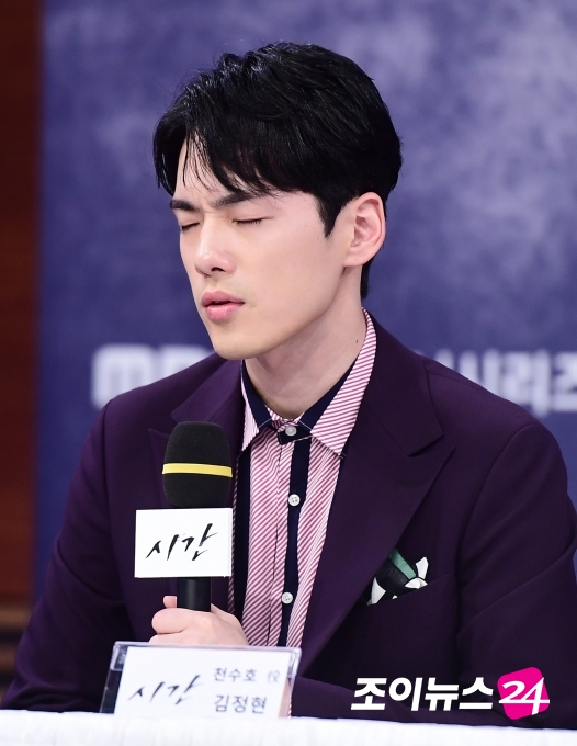 <p><></p><p>On the afternoon of the 20th, a production presentation of the MBC New Water Morning drama Time was held at MBC Building in Uoiwado-dong, Mapo-gu, Seoul. When actor Kim Jung-hyun who played the role of the main character of this day played the role, when he talked about the role of being expressionless and consistent throughout the event, the beginning of the event also gave rise to red doubt.</p><p>Kim Jung-hyun said, This is not Tenan doing the shooting and all the life is trying hard to live like Jeongseo, as soon as you are sleeping, even when you are moving Kim There is a lot of checks on selecting Jung-hyun and selecting it. </p><p>Then he seems to have lived with so many people (in the play), doing the best not to know how the result will come out, living completely with the energy itself, and I am leaning a bit more in my life thanks to the emotions that people give, I am trying to overcome this and I am striving to live without missing what I can do now.  I explained.</p><p>Also, Kim Jung-hyun said, It seems I have to worry about what to do if the drama is over, he says, now it seems that this is right and thinking that acting by falling into a person It is a situation that I am troubled by checking what it is. </p><p>Meanwhile, Time is the only time given to everyone and definitive every moment, four men and women who made different choices pass away Spelling spells in Time. Actors Kim Jung - hyun, Seohyun, Gimjung Han, Hwang Seung - eon and others will appear on the first show on the 25th.</p>