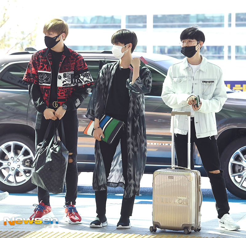 <p>Group Wanna One showed airport fashion and exited Malaysia Kuala Lumpur via the Incheon International Airport International Passenger Terminal No.2 afternoon on July 20th afternoon car world tour concert.</p><p>Kang Daniel, Lee Dae-hwi, Kim (Kang Daniel, Big Ji Hoon, Lee Dae-hwi, Kim Jae-hwan, Ong Voice Actor, cold premier, Lai Kuan-lin, Yun Jison, Fan Min Hyeon, Bejin Young, Ha Nebula) Jae-hwan I am heading to this departure place.</p>