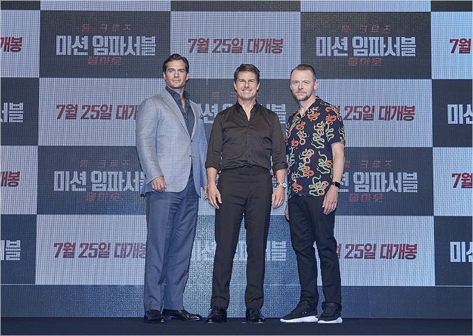 On the 20th, KBS Entertainment Artist Interview will be able to meet the interviews of actor Henry Carville and Simon Pegg in Mission Impossible 6.Simon Pegg, who is keeping the Mission Impossible series for the fourth time, and Henry Carville, who joined for the first time, are expected to get a glimpse of the different chemistry and delightful dedication.In addition, actors who have performed fan service of the past on the red carpet filled with 2,000 people will be able to meet.Henry Carville will also appear on MBCs Departure! Video Trip on Tuesday, his only solo interview with Korea.Henry Carville, the actor who will show the most powerful presence as Tom Cruises rival in Mission Impossible 6, is revealed to be an undisclosed charm.The last runner is SBS Running Man, which includes three actors including Tom Cruise. It is highly anticipated that professional Korean performers who are on the mission of entertainment will be able to show their sense of entertainment.The actors of Mission Impossible 6 who have solved all kinds of impossible missions through movies with the members of Running Man who have mastered all missions will perform a different confrontation mission.SBS Running Man starring Mission Impossible 6 actors is scheduled to be broadcasted at 4:50 pm on the 22nd.The film Mission Impossible: Fallout is an action blockbuster film that has to end the inevitable mission as the choice of all good wills done by top spy agent Ethan Hunt (Tom Cruise Boone) and the IMF team returns to its worst result.It will be released for the first time in the world on the 25th.