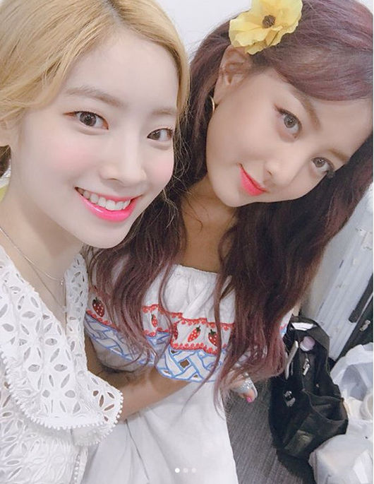 <p>Lucky Twice members multi strings released Jihyo, Mina and Fan service photos.</p><p>Today, on 20th, Lucky Twice goes through the account of the official Instagram and seems to be even more happy, with a happy moment with Once, suppose once again that cheering and love was the best. Thank You, but 1st place !! It was written with a photograph together with it.</p><p>Among the published pictures, the multi-strings have left a certification shot with members Jiyo and Mina, and the refreshing cool smile of the members who can not afford superiority or inferiority is bud until the heat.</p><p>On the other hand, Lucky Twice rose to No. 1 in the first week of July, from KBS 2 TV Music Bank broadcasted today Night Away From Dance . It broke black and pink Tsutsu. This Lucky Twice followed the show champion and em countdown after the comeback, and decided to run three music crowns. [Photo] Lucky Twice Official Instagram Graph Capture</p><p>Lucky Twice Official Instagram Capture</p>