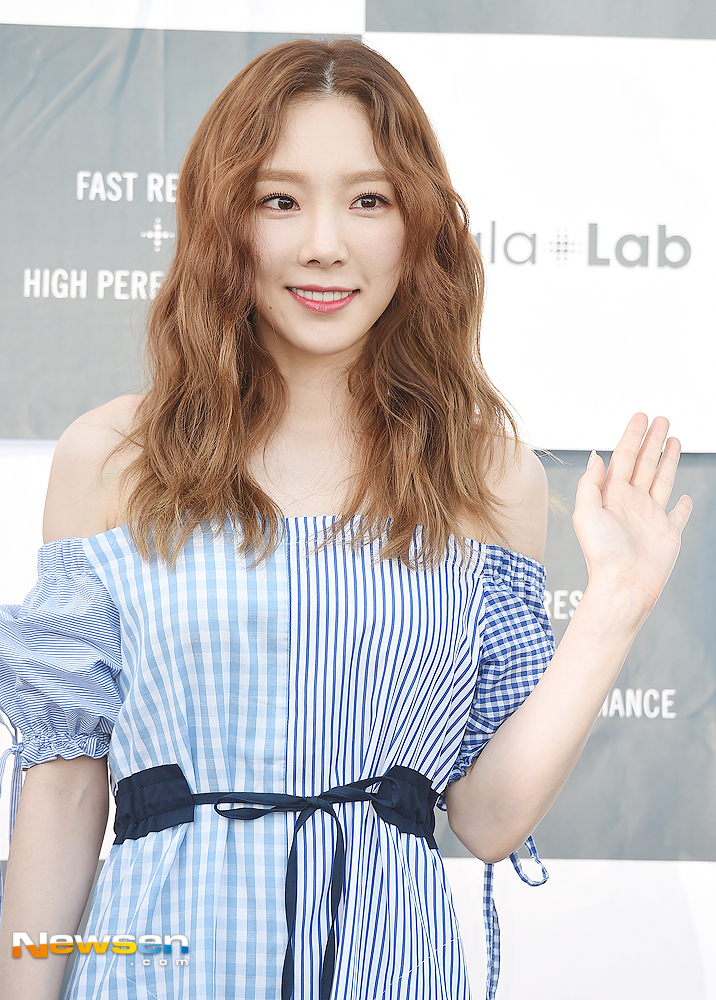 Girls Generation Tae Yeon One Off Piece of Beautiful One Piece <p>The opening memorial of Chopai Travel of pop and fresh store popular store was held on the special special stage on the 3rd floor of the Shilla Duty Free Shop in Seoul middle ward in the afternoon of July 20th.</p><p>Girls age Taeyong participated in this day and is taking a pose.</p>