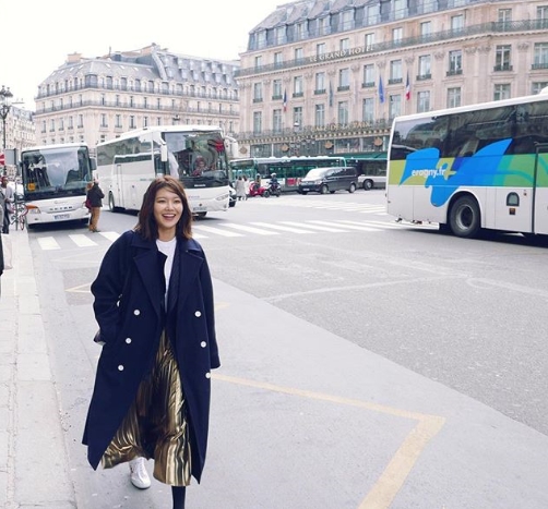 <p>Sooyoung boasted an excellent proportion.</p><p>Girls generation Sooyoung posted a sentence and a picture on his own instagram on July 21, I ran back to Paris.</p><p>Sooyoung in the photo boasts the facial image of Fashionista walking Paris distance. A proportion of attractive Sooyoung also attracts a gaze to the photographs taken above.</p><p>Meanwhile, Sooyoung makes a special appearance in the movie Gulf Cups (tentative title)</p>