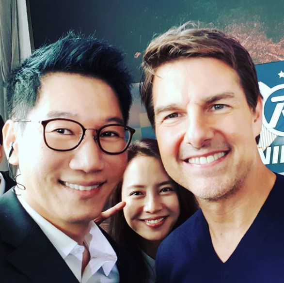 A kind brother, Tom, looks like 40.Ji Suk-jin released a photo of Tom Cruise on his instagram on the afternoon of the 21st, saying, Brother Tom, so kind Sweet Guy, a sense of greeting each eye and greeting each other, and a good memory.Inside the picture is Ji Suk-jin and Tom Cruise, and Song Ji-hyo, who is smiling brightly between the two.Tom Cruise, in particular, was attracted by his appearance while he was 56 years old.Ji Suk-jin also admired Tom Cruises appearance with a hashtag called Too well managed and Looking 40.Meanwhile, Tom Cruise made a two-night, three-day schedule for the promotion of the movie Mission Impossible: Fallout on the 15th, and participated in the recording of SBS entertainment program Running Man.Tom Cruise also said that he was really funny and funny after the recording, and Tom Cruises appearance can be seen on Running Man, which is broadcasted at 4:50 pm on the 22nd.dong-a.com digital news team