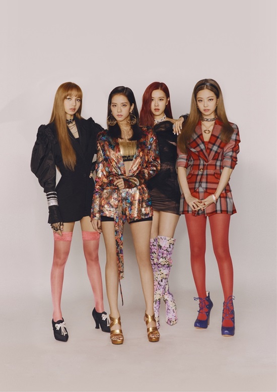 Girls are competing as hot as this summer, and their songs, which are at the top of the music charts side by side, are catching listeners ears with addictive melodies and lyrics aimed at summer.The first comeback music source, Black Pink, followed by a new concept.TWICE, which boasts a solid fandom, and MAMAMOO, which believes and listens, and GFriend, who are godfriends, are continuing to compete in good faith.Black Pink Tudududou Black Pink, which came back on June 15th with its first mini album SQUARE UP (Square Up) in a year.The title song Tududududu was loved by YGs unique hip melody as well as addictive lyrics.He also wrote a big record: he continued to dominate the charts for about 25 days, ranking first on the music charts, and also broke the music video 200 million views in the shortest time among the K-pop groups.He ranked 55th in Billboard 200 40th Hot 100 and wrote the highest record in K-pop girl group history.With this momentum, Black Pink will be active until the end of July with the follow-up song Forever Young.Apink No 1 Apink, who made a comeback with the title song No 1 of his seventh mini album ONE & SIX (One and Six) on the 2nd, boasted the skill of his seventh year of debut.The change of Apink, which has been abandoned with the bright and innocent concept that has been introduced and returned to all black styling and intense feeling, was successful.The title song No 1 is a minor pop dance genre song. Unlike the original songs that are pure and youthful, they sang the pain of a woman who finished love.Apink, a mature figure, continues to meet with fans with new charms that have not been found in the meantime.After completing the renewal of all members, Apink proved that there is no 7th year jinx as it ranked first in various music broadcasts as well as putting its name on the top of the music charts with new changes.TWICE, which came back on the 9th following TWICE Dance the Night Away Apink, released a new album Summer Night and started its career with the title song Dance the Night Away.Those who are divided into party girls who reveal a summer night are showing the coolness of summer.TWICE, which reminds me of summer from music video to stage costumes, has succeeded in the girl group. From Elegantly to What Is Love?As a group that hit mega hits, it ranked first on the music charts immediately after the comeback, and won the first place in MBCs music center on the 21st and achieved four music broadcasts.As such, TWICE has become a representative girl group in Korea, forming popularity as the top chart, and solid fandom with high album sales.MAMAMOO You Nah 2018 Four Seasons Four Color Project MAMAMOO returned to the red concept from the yellow concept in four months after the Starry Night in March.MAMAMOO, who made a comeback with the title song You Na Sea of the new album RED MOON on the 16th, chose Latin reggae sexy instead of refreshing.The intense and passionate title song You Na Sun is a song of the reggaeton genre and it is getting hotter in the hot summer.MAMAMOO, which made use of the feeling of Lee Yeol-chi, once again emanated the charm of the girl crush by giving a selfish lover a single step like the lyrics You always do it yourself.As soon as they made a comeback, they made their name on the top of the charts, boasting once again the power of MAMAMOO to believe and listen, and also completed the stage which showed confidence by themselves.GFriend, who returned to the title song Summer Summer on the 19th of the summer mini album Sunny Summer, attracted attention with its intense red-based concept.The most eye-catching thing in this comeback is the styling transformation of the members. The hairstyle of those who changed into a trendy color and a trendy color made the summer atmosphere more alive.GFriends unique youthful Summer Summer Year is a cute lyrics with the names of the members.The addictive refrain called Sunny Summer in summer made the most of the summer feeling.GFriend, who has a modifier called Goddfriend every time he gives addictive songs, continues his reputation again.The addictive song of the group who is making a comeback in the summer is cooled for a while.Those who compete in good faith on the music charts are adding to the warmth with support that encourages each other./ Photo = JYP, YG, RBW, Plan A, Sos Music