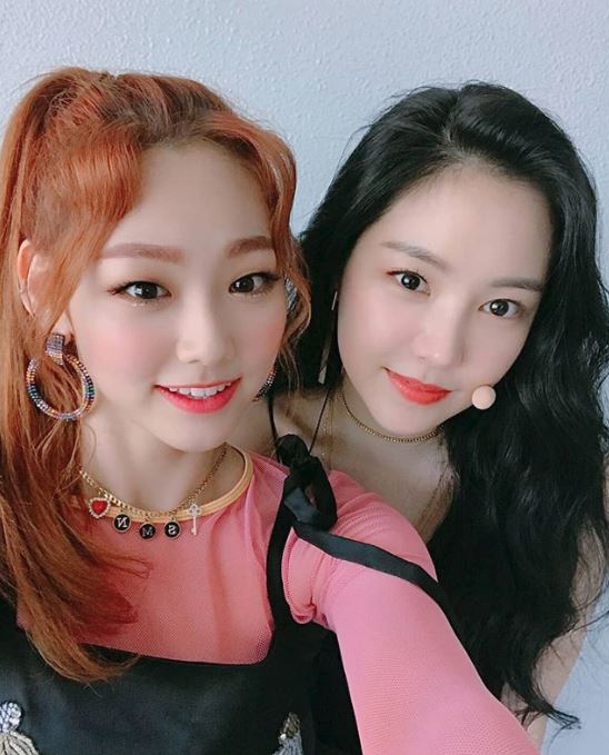 Group Gugudan Mina revealed her fanship on A Pink Naeun.Mina posted a photo on the official Instagram account of the Gugudan on the 22nd, along with an article entitled Its my birthday today. Apex Son Na Eun.In the public photos, Mina and Naeun, who met in a music broadcasting waiting room, were taking a self-portrait with their faces.Especially, A Pink, which has a concept of maturity, and Mina, which has a concept of fresh summer, are attracting attention by exploding Beautiful looks.On the other hand, A Pink is working on a new song No 1 and the Gugudan unit seminar is working on a new song Samina.Photo: Official Instagram of the club
