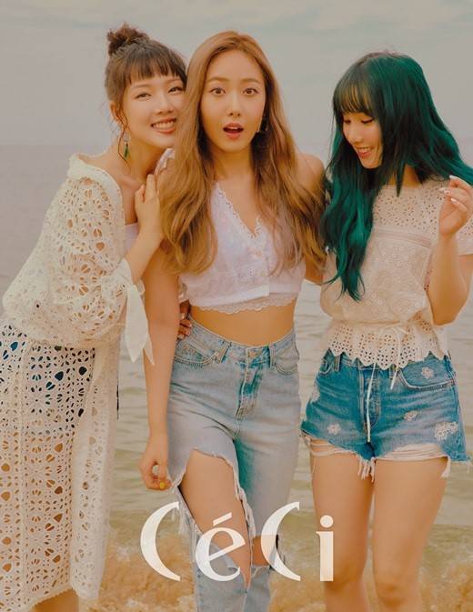 GFriend, an idol group who made a comeback with his mini album Sunny Summer on the summer of the 19th, showed a picture full of refreshing beauty in the August issue of CeCi.This picture is a summer vacation concept, and the camera actually shows the members enjoying vacation in the sea.Despite the hot weather exceeding 34 degrees, the members showed a pleasant shooting from morning to evening.As a best friend, the members made each other first throughout the filming, making the atmosphere of the filming scene warm.In the interview that followed the photo shoot, the members wrote their own thoughts about summer travel in handwriting.When asked about the merits of the members, Yerin wrote down the reason that everyone seems to be clear, tall, rate is good, good, and broken, and SinB said, Our members are very round.There are no people who do not know what to say or do. Throughout the filming and interview, the members strong friendship was outstanding, and the youngest Umji said, I feel that something really sticky is holding us tight because we have been together in the best situation and the worst situation.I think that it makes GFriend think that it is important to think of each person as a person. He introduced the driving force of GFriends stickiness more like family than family.Meanwhile, GFriends interviews and pictures can be found in the August issue of Cece and Cece Digital.