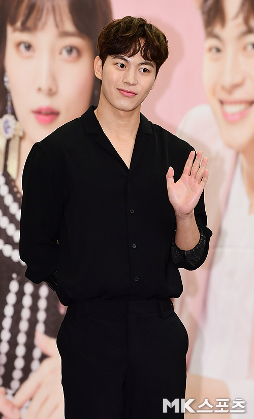 홍빈 이미지
