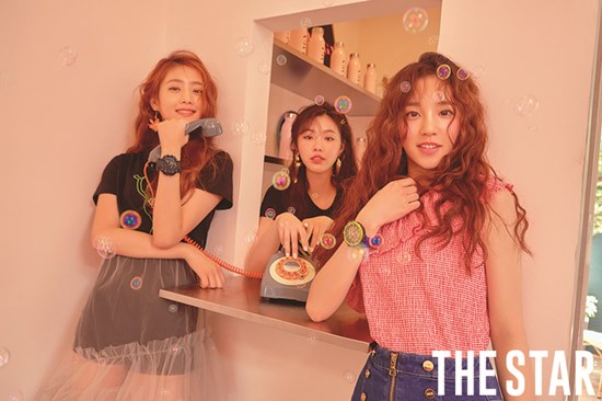 The new girl group (G)I-DLE, which ranked first in the music broadcast in 20 days of debut, took a summer fashion photo shoot.In the August issue of The Star magazine, (G)I-DLE released (G)I-DLEs unique charm and refreshing girls day under the theme of Exciting Summer Day.In an interview after shooting a picture, So-yeon, a leader, asked about his debut song LATATA. I write and write.Inspired by Snow crab members, they write songs, and this albums LATATA was born like that.In short, this song is our (G)I-DLE, he told Music.When asked about the novel (?) group name, I opened a group name contest in the company, and then I was making a song called Children Song and sent it to the company after completion.The song title became a group name. I felt something fateful. When asked about the hilarious episode between the members, (G)I-DLE wrote: Before our debut, we made several versions of LATATA.So I practiced it every day of the week, but there were so many versions that I was confused and made frequent mistakes.The version of the dance that I had to do today came out as a dance that I had to do on another day, he said. When I think about it, it was so funny and fun.Do you have your own practice know-how, such as dancing and singing?So-yeon, Minnie, Sujin and Mi-yeon said, We set the time to practice until what time Snow crab, but we are a little different.Set the part this way, and continue to practice until you finish.I feel that it is a little cruel, but I feel perfect. Song Yuqi and Shuhua vividly told their practice story, saying, I practiced until morning, saw the first car of the subway, and went home. Finally, about the meaning of the singer to himself, We have all worked hard to become a singer, and we have passed through a hard time and process.Every moment since my debut is the first step for everyones dreams, he said. I want to hear the sound of (G)I-DLE.I hope that no one can follow and that we have our own unique color and style. As a group, I finished the interview with the value of (G)I-DLE.(G) An interview with a summer fashion pictorial featuring the young energy and bright and lively appeal of I-DLE can be found in the August issue of The Star (released July 23).Meanwhile, in the August issue of The Star, we can confirm various stars and styles from Kim Min-jungs jewelery styling picture, reality program to broadcasting, refreshing picture of new boy group ETIZ, actress Kim Myung-soo (Infinite El), who successfully finished the drama Miss Hammurabi, and summer dress styling of stars.Photo: The Star