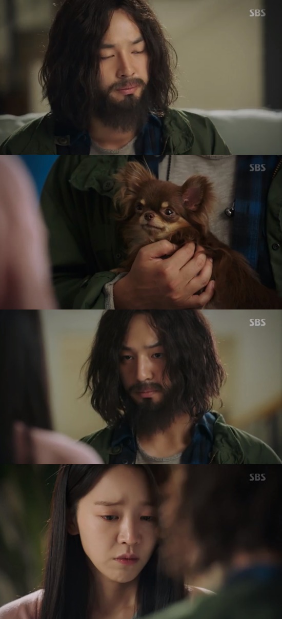 Thirty but seventeen Yang Se-jong chased Shin Hye-sun outIn the third episode of SBSs new monthly drama Thirty but Seventeen, which was broadcast on the 24th, Ussari (Shin Hye-sun) was reunited with Yang Se-jong.On this day, Utherly waited for his uncle, his guardian, but when he did not show up at the hospital, he headed for The Way Home.Utheri was in the house where Utheri visited. Utheri was hospitalized after being unconscious for 13 years in a traffic accident.Finally, housekeeper Jennifer (Ye Ji-won) was waiting for Gong Woo-jins nephew, Yu-chan Ahn, and accepted Ussari as Gong Woo-jins nephew.Utheri told Gong Woo-jin and Yu-chan, who appeared late, that they had left the dog that the former owner had raised and moved away.Utheri could not hide his embarrassment, and Gong Woo-jin said, I know its not your house, so I want you to go out.Uthery went to his uncles company, but he was told by the security guard that it was a company that had been missing long ago.Photo = SBS Broadcasting Screen